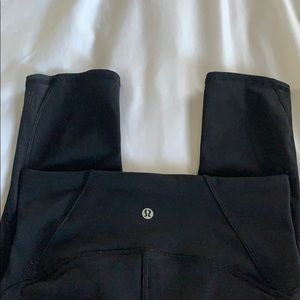rare Lululemon black crop leggings